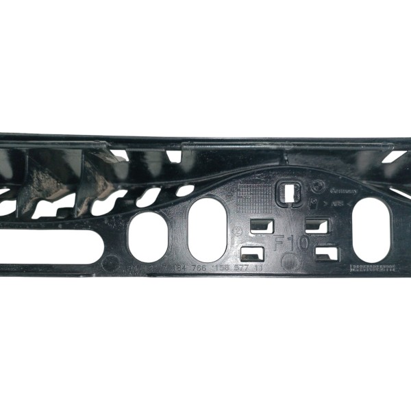 Guia Central Parachoque Traseiro Bmw 535 F10 2010 2016
