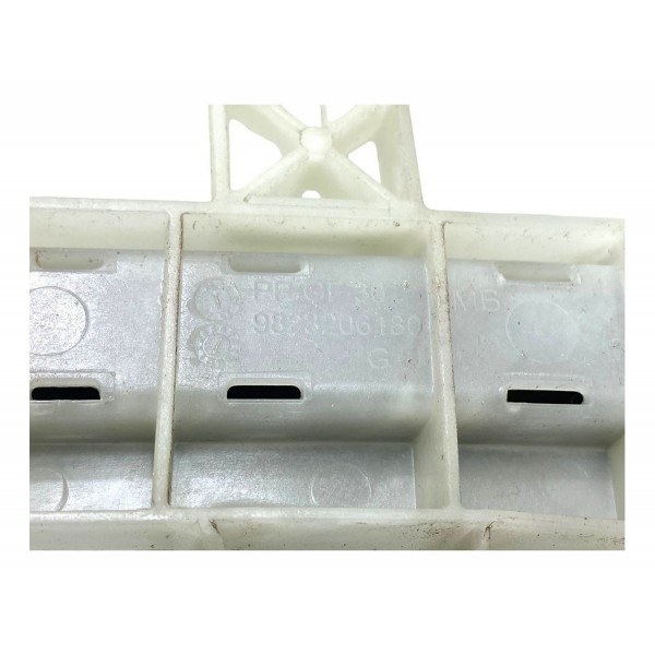 Guia Vidro Porta Dianteira Esquerda Peugeot 208 2021 2024