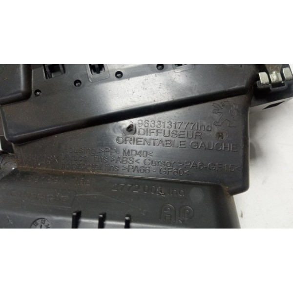 Difusor De Ar Esquerdo Peugeot 208 2017 1089169x *4776 Cx082