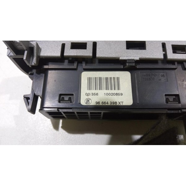 Botão Pisca Alerta Peugeot 408 2012 96664398xt *4393 Cx070