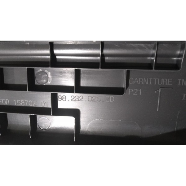 Capa Interior Tampa Traseira Peugeot 208 2021 *1977 Pr021