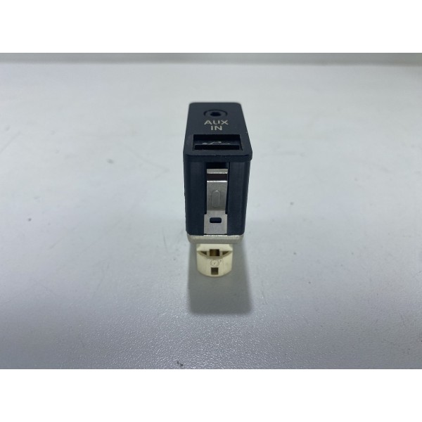 Entrada Auxiliar E Usb Bmw 535 2012