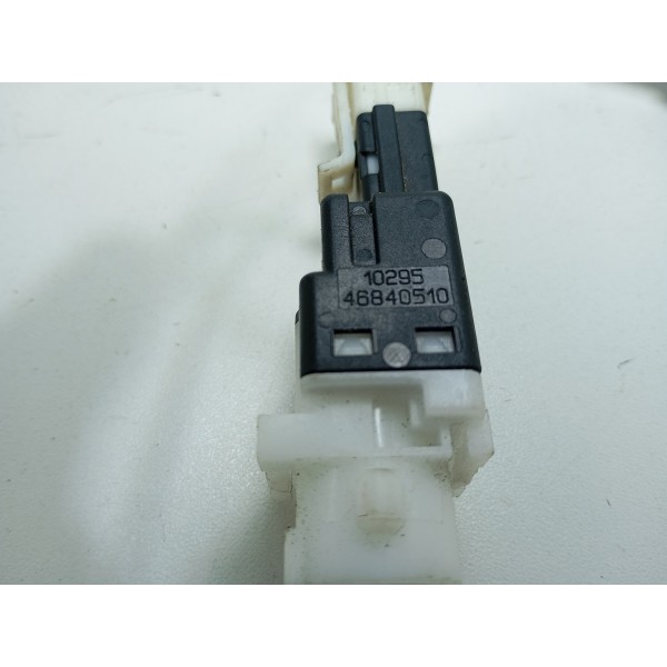 Interruptor Sensor Pedal De Freio Fiat Uno Vivace 2015 2016