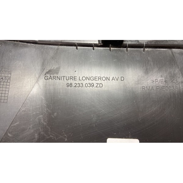 Acabamento Soleira Direi Peugeot 208 2021/22 98233039zd *128