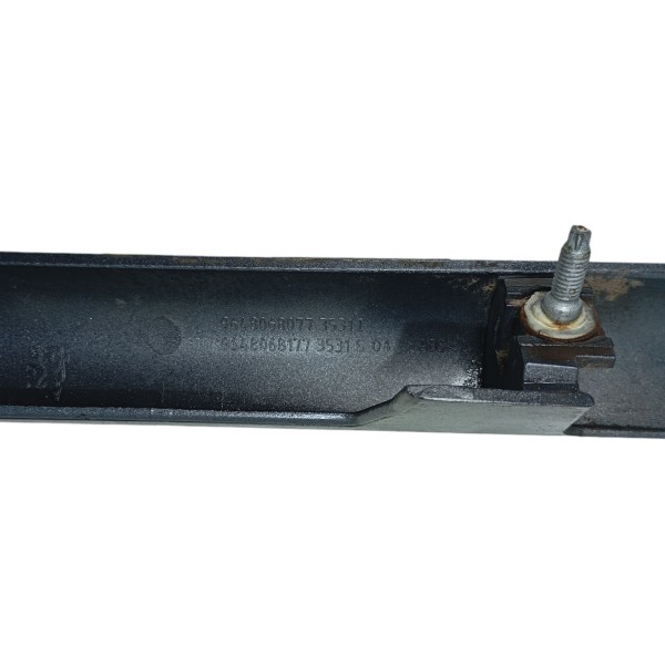 Moldura Luz Placa Tampa Tras Peugeot 206 207 2005