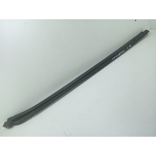 Friso Direito Parabrisa Renault Symbol 2009 2013