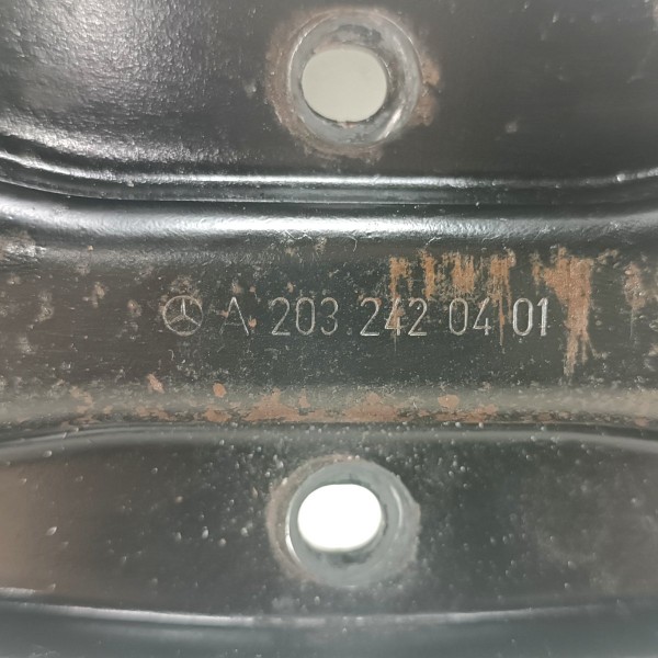 Travessa Suporte Do Coxim Câmbio Mercedes Benz C200 98 A 11