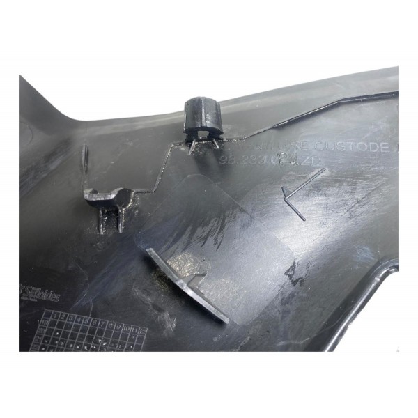 Moldura Interna Direita Porta Malas Peugeot 208 2020 A 2024