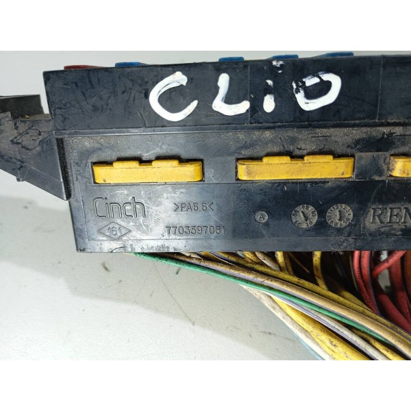 Caixa De Fusivel Renault Clio 1.0 16v 2007