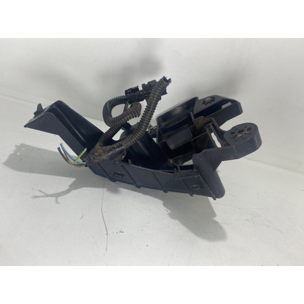 Guia Parachoque Traseiro Esquerdo Jeep Compass 2016 2021