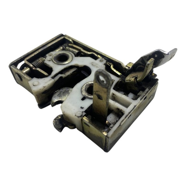 Fechadura Porta Diant. Dir. Vw Santana 4p Sedan 1997 A 2000
