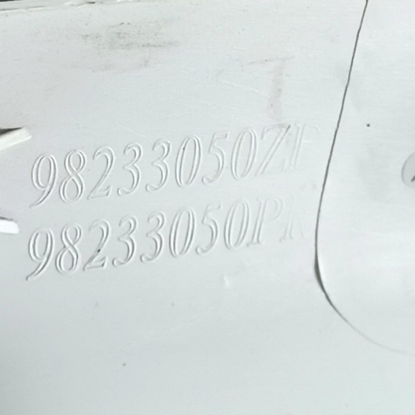 Moldura Interna Coluna Peugeot 208 2021 A 2023 Esquerda