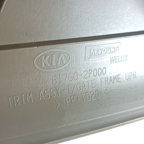 Moldura Inferior Tampa Traseira Kia Sorento 2.4 2012