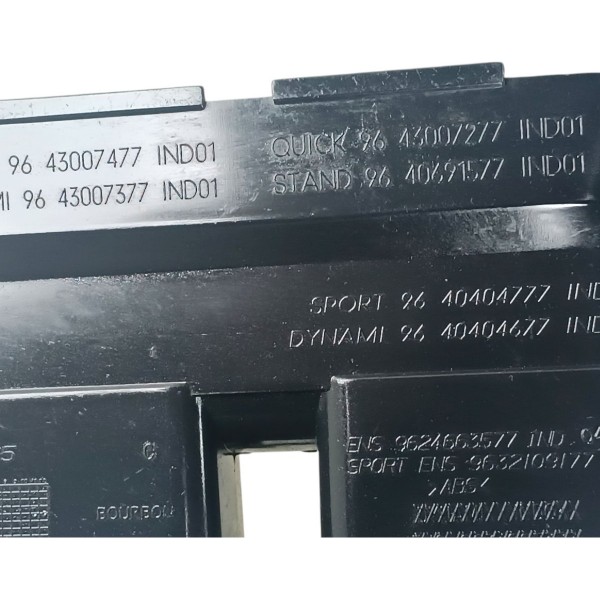 Moldura Difusor Central Peugeot 206 1.4 2001 2002 A 2008