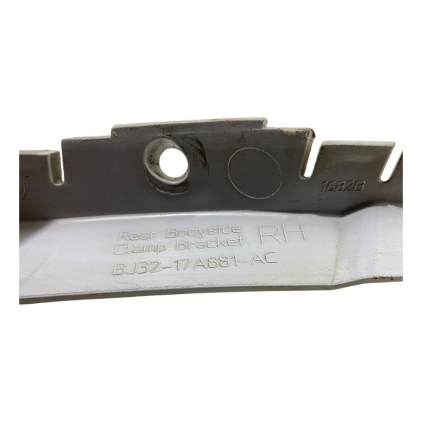 Guia Para-choque Traseiro Direita Evoque Range Rover 2012 15
