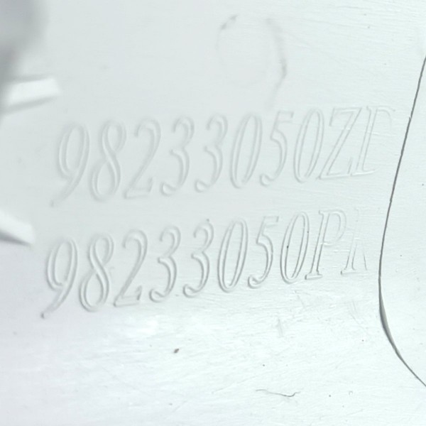 Moldura Parabrisa Esquerdo Peugeot 208 2020 2021 A 2022