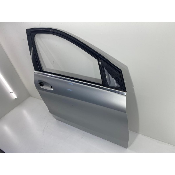 Porta Dianteira Direita Mercedes B200 2013 2016