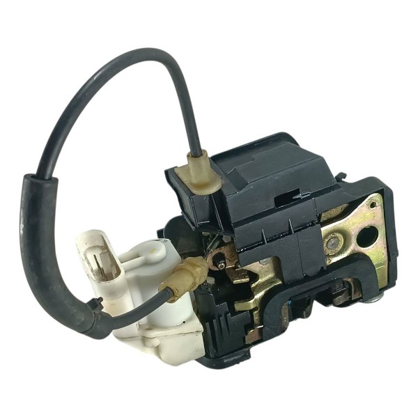 Fechadura Porta Dianteiria Direita Fiat Palio 2008 A 2012