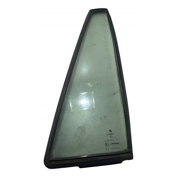 Vidro Fixo Porta Traseira Direita Vw Santana 1993 A 2002