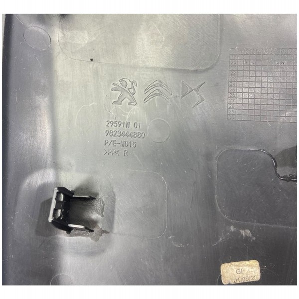Acabamento Painel Direito Peugeot 208 2020 A 2023