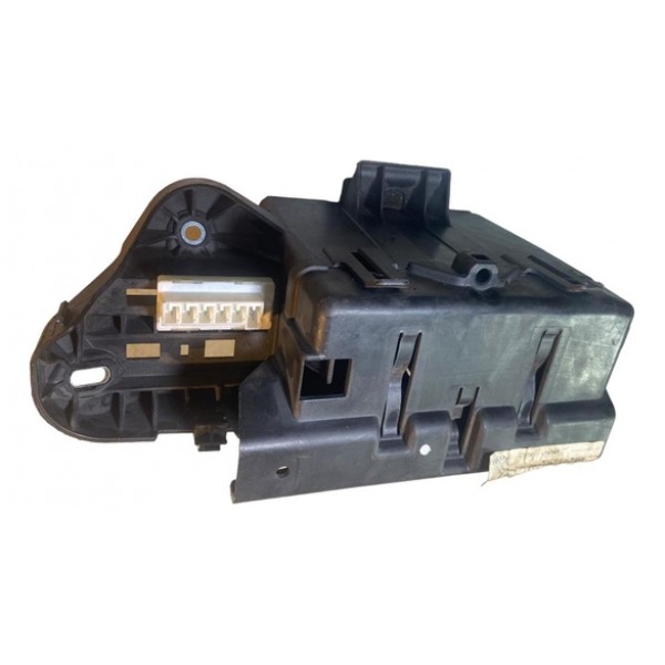 Caixa Bateria Auxiliar Mercedes A200 2014