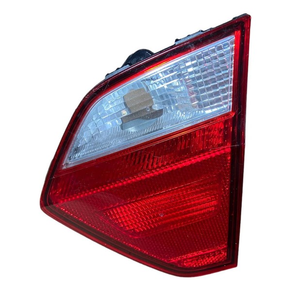 Lanterna Tampa Direita Vw Voyage G6 2013 A 2016 15547