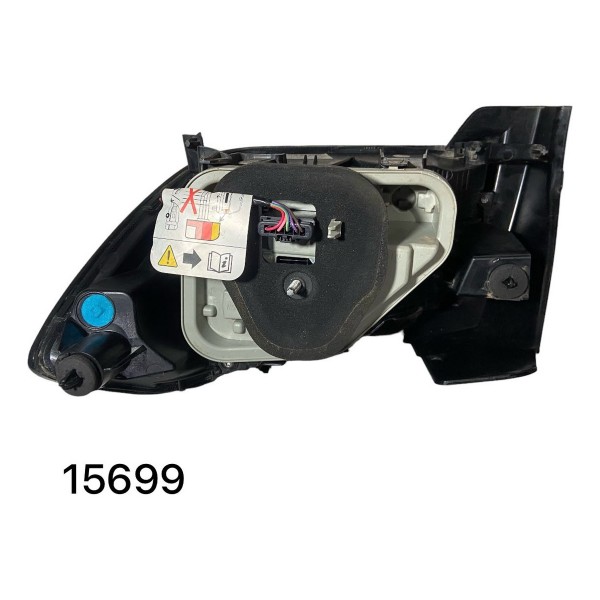 Lanterna Traseira Esquerdo Peugeot 208 2021 À 2023 15699
