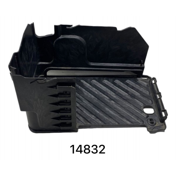 Acabamento Caixa Bateria Mercedes B200 2013 A 2016 14832