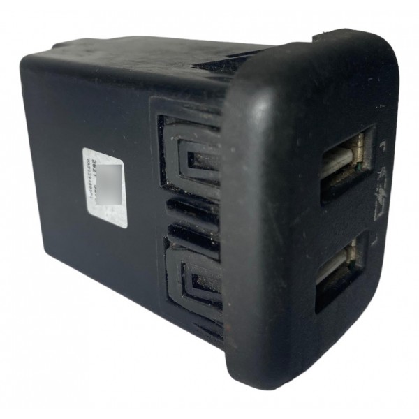 Entrada Usb Traseira Console Tracker 2020 A 2023 26213272