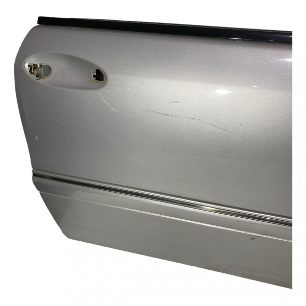 Porta Dianteira Direita Mercedes Clc200 2009/10 Detalhe