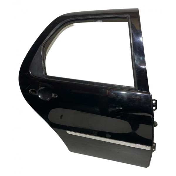 Porta Traseira Direita Fiat Siena 2006/2010 Detalhe