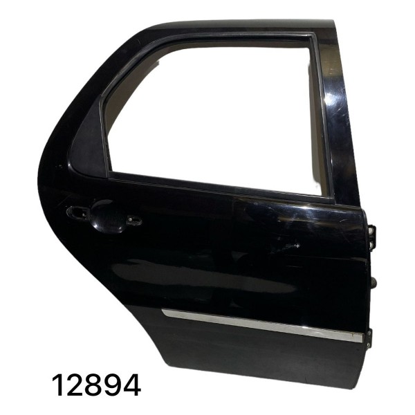 Porta Traseira Direita Fiat Siena 2006/2010 Detalhe