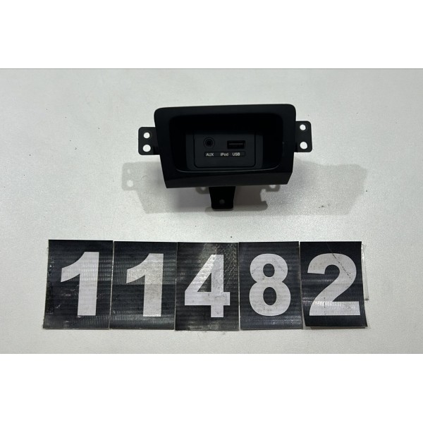Moldura Botao Usb Auxiliar Paineltucson 2013 U08b453800