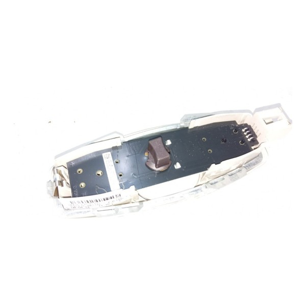 Luz De Cortesia Com Botão Focus 2014 Bm51-1776-ed *9065