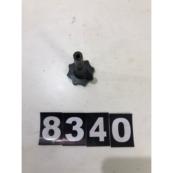Parafuso De Fixaçao Do Estepe Renault Clio 7703041034