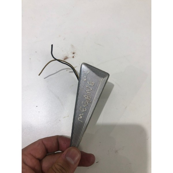 Lanterna Pisca Paralama Megane Lado Direito 8200301242