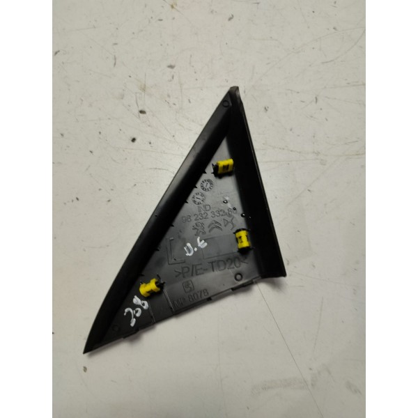 Moldura Retrovisor Esquerdo Peugeot 208 2021 9823233280
