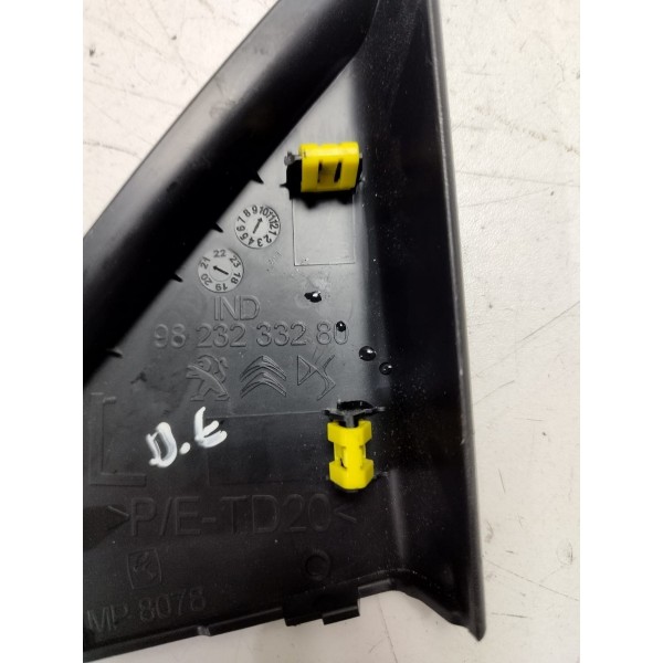 Moldura Retrovisor Esquerdo Peugeot 208 2021 9823233280