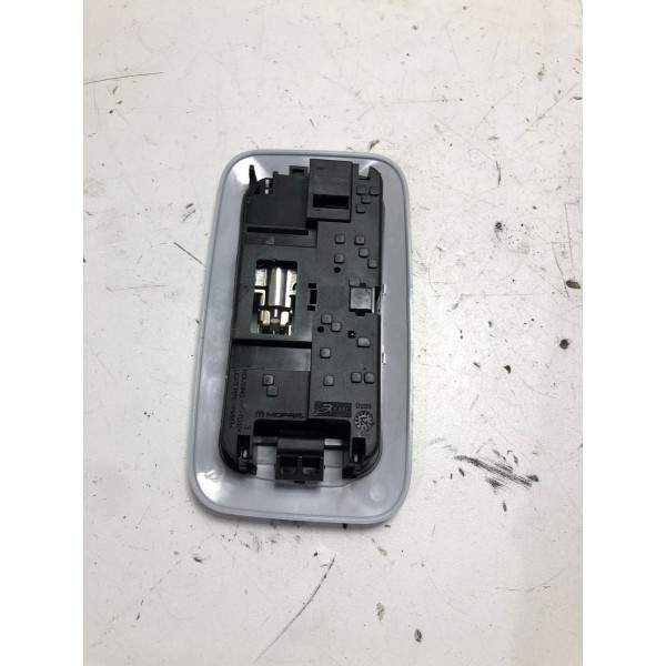Lanterna Luz Teto Cortesia Jeep Renegade 7356121870