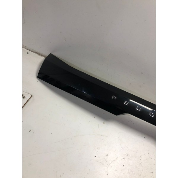 Moldura Tampa Traseira Peugeot 208 21 22 23 9835409080